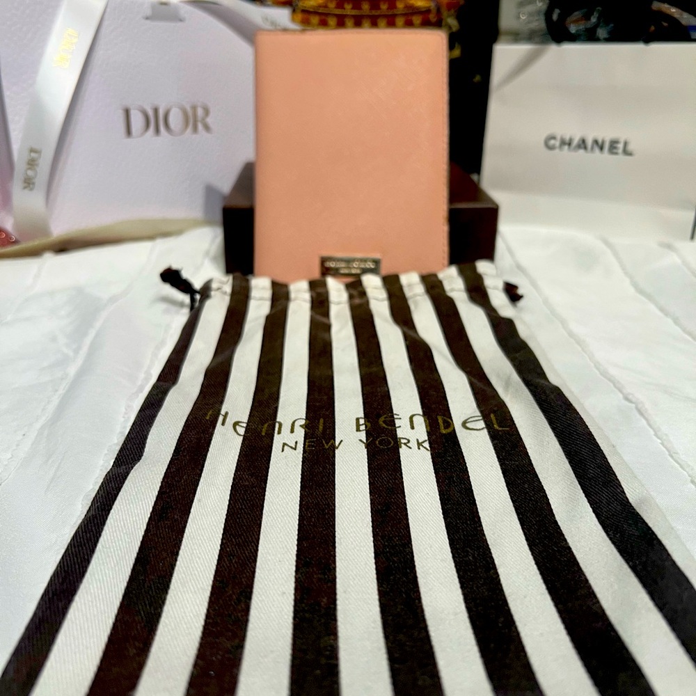 Henri Bendel EUC baby pink midsized wallet with gold hardware and dust bag.